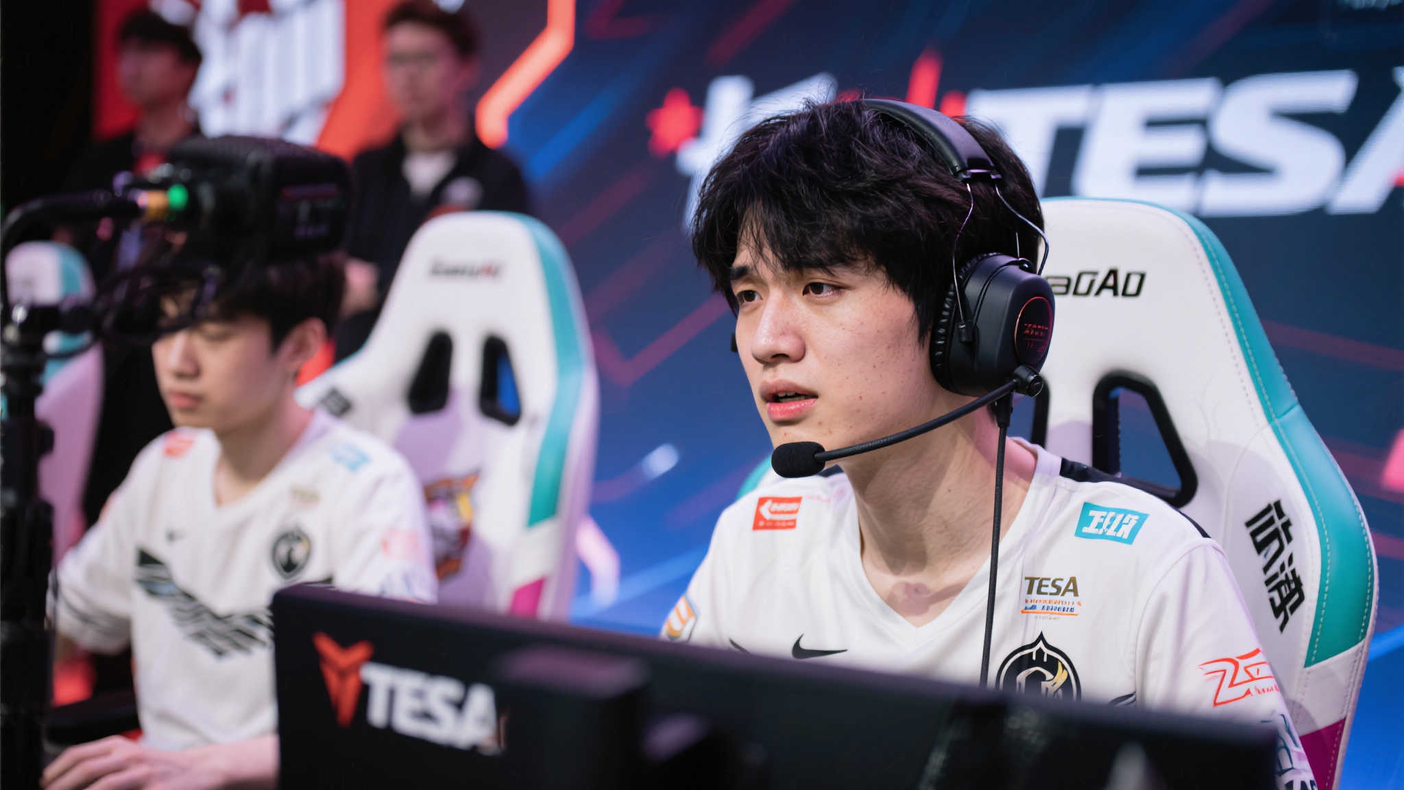 任何游戏都是面对动态局势变化，而电竞选手往往需要根